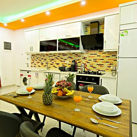 Yuecel Uezuemlue